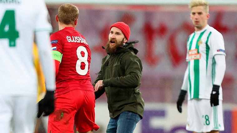 Напавший на Глушакова фанат «Спартака» посетил матч с «Зенитом» несмотря на бан - фото