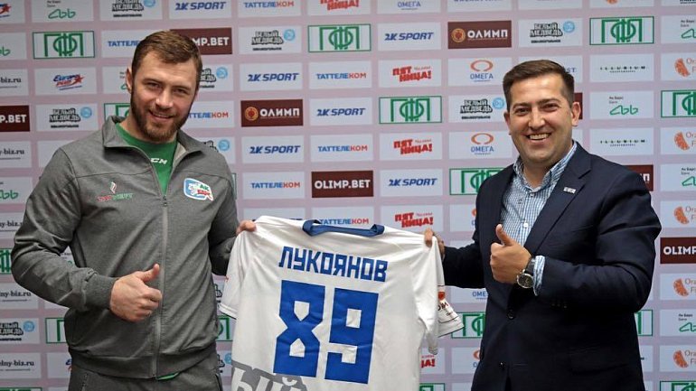 Они не шутят! Не сумев приобрести Ольгу Бузову, «КАМАЗ» подписал хоккеиста «Ак Барса» - фото