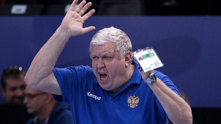 Для продолжения работы со сборной России Трефилов должен пройти обследование, бронзовую медаль за «Кубань» он получил дома - фото