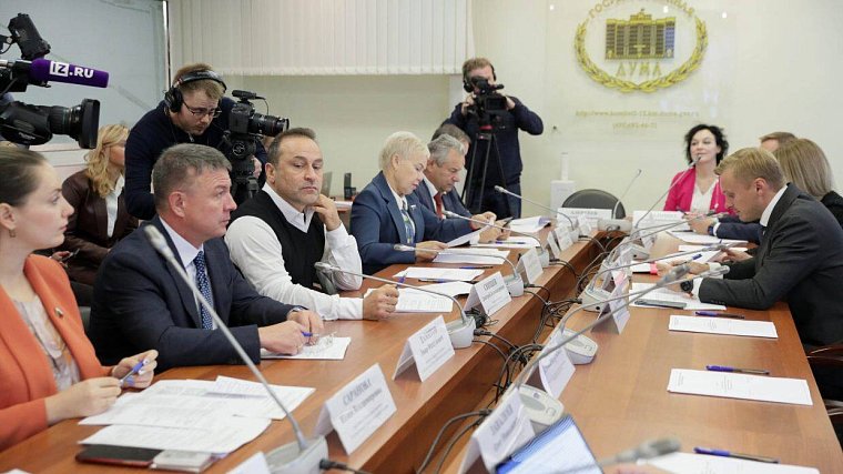 В Госдуме заявили, что нужно не затягивать процесс включения в российские лиги клубов из присоединенных территорий - фото