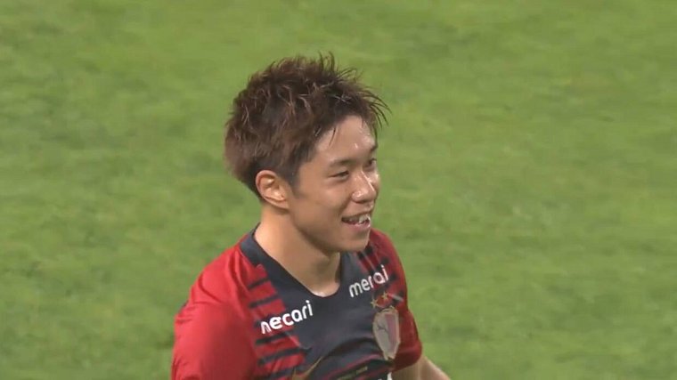 Игрок чемпионата Японии забил невероятный гол почти с нулевого угла - фото