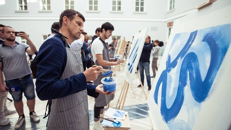Семак, Азмун и Дриусси нарисовали «Синие квадраты» в Эрмитаже - фото