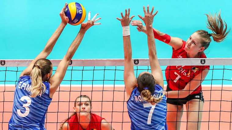 Женская сборная России вышла в четвертьфинал чемпионата Европы - фото