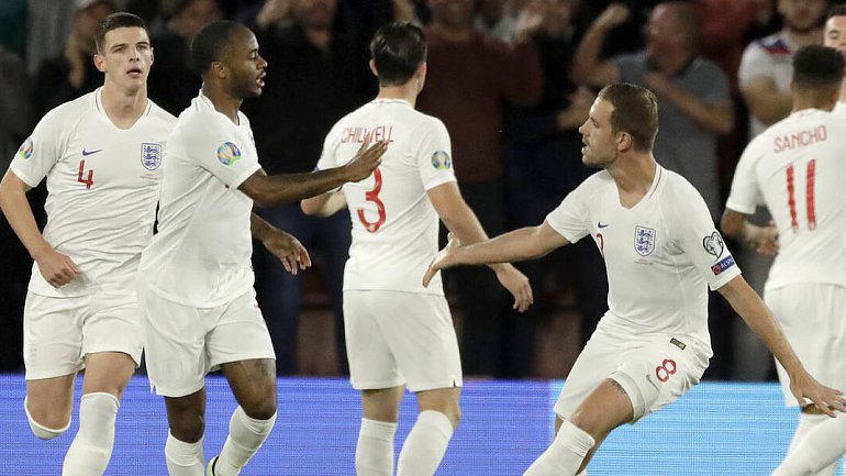 Игроки сборной Англии обсудят возможный уход с поля во время матча с Болгарией из-за расизма - фото