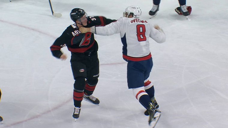Александр Овечкин и Андрей Свечников стали звездами дня в НХЛ - фото
