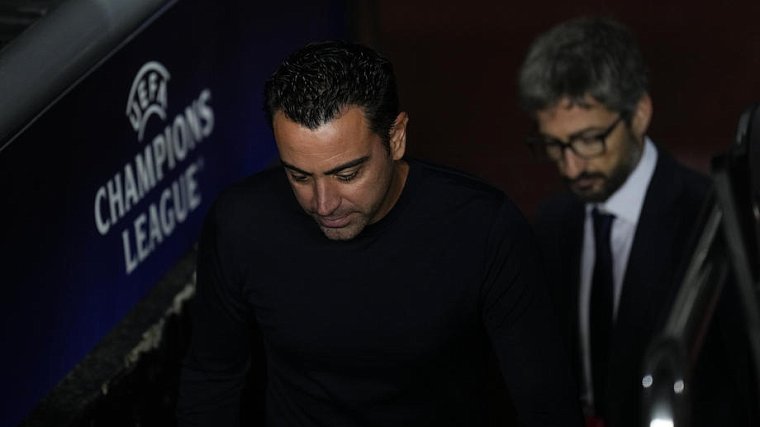Анри поддержал Хави после вылета «Барселоны» из Лиги чемпионов - фото