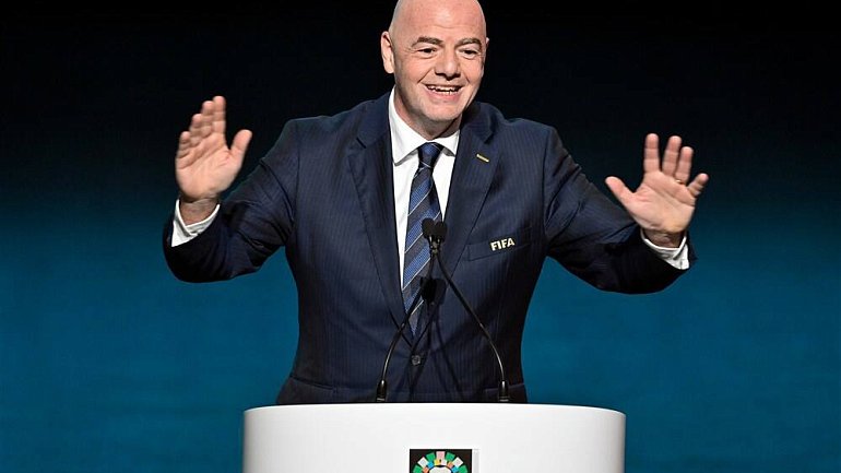 Президент ФИФА Инфантино: Не позволяйте футболу втягиваться во все существующие политические сражения - фото