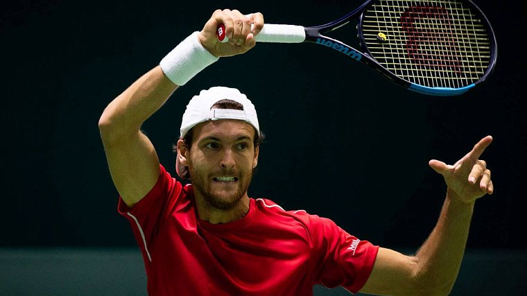 У португальского теннисиста проблемы: его тезку наказали за договорняки - фото