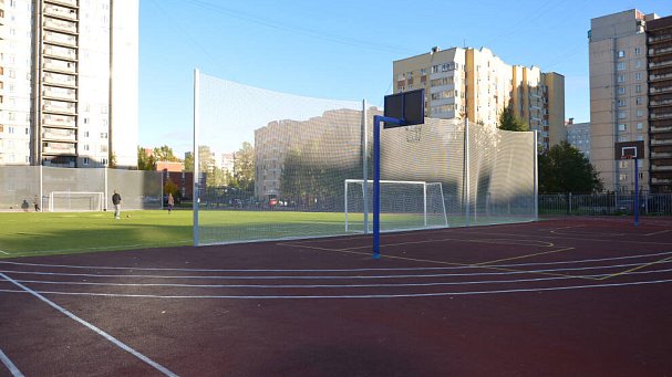 В Петербурге в 2022 году отремонтированы 29 пришкольных стадионов - фото