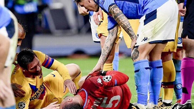 «Барселона» спаслась от поражения в матче с «Наполи» - фото