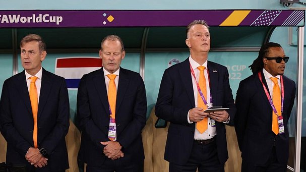 Луи ван Гал победил рак и голландские стереотипы. Нидерланды начали оправдывать статус темной лошадки ЧМ-2022 - фото