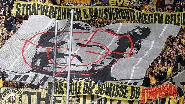Немецкие фанаты выступают против DFB и авторитарного босса «Хоффенхайма». Союз нарушил свое же правило, но клубы грозят ультрас - фото