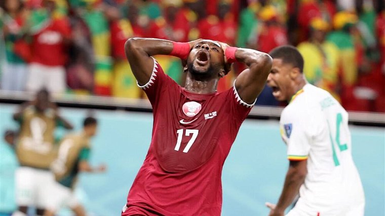 Катар проиграл второй матч на домашнем чемпионате мира, уступив Сенегалу - фото