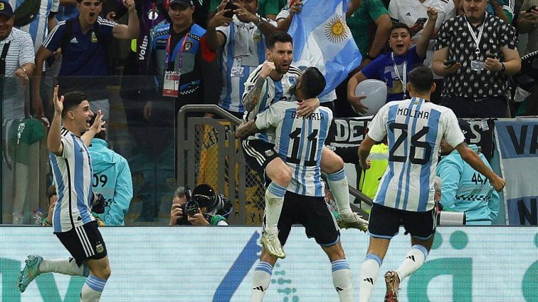 Сборная Аргентины победила Мексику, а Месси сравнялся с Марадоной по количеству голов на ЧМ - фото