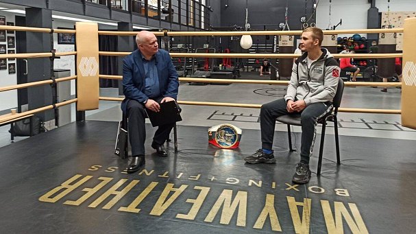 Чемпион России Шумков рассказал, как слетал на фотосессию во время сбора - фото