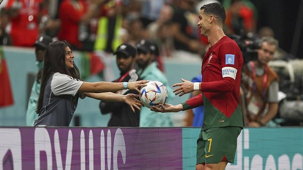 Агент заявил, что Роналду не вернет себе место в стартовом составе сборной Португалии на ЧМ-2022 - фото