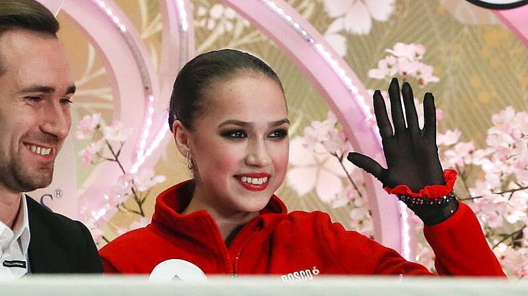 Загитова вышла в финал конкурса за звание олимпийской иконы стиля - фото