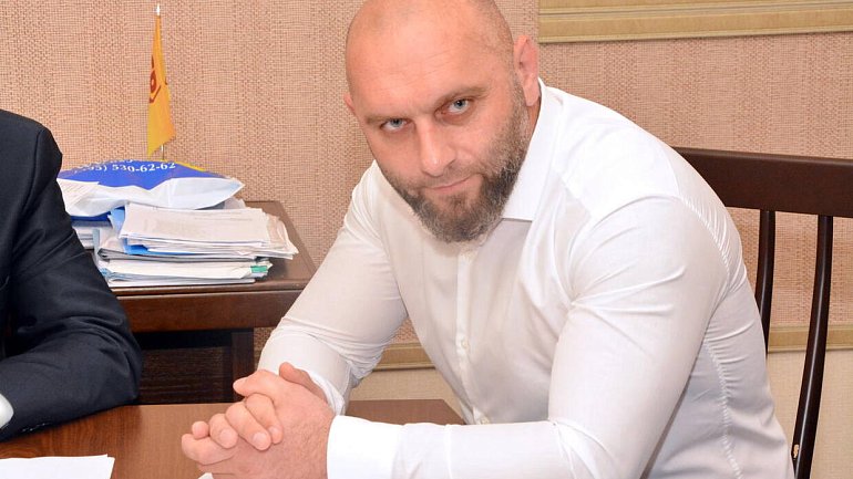 Депутат в Карачаево-Черкессии стал волонтером скорой помощи, он пятикратный чемпион мира - фото