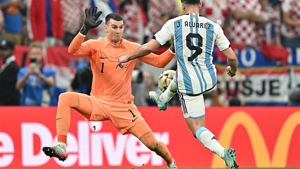Эксперт раскритиковал назначение пенальти в полуфинале ЧМ-2022 между Аргентиной и Хорватией - фото