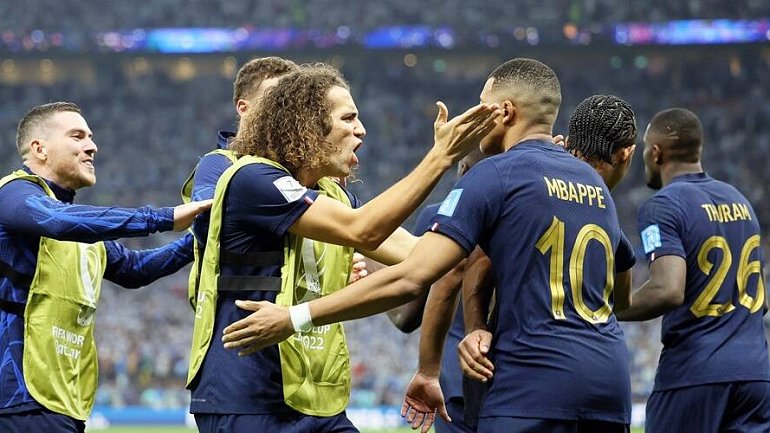 Футболисты сборной Франции не попали в топ-3 популярности в стране - фото