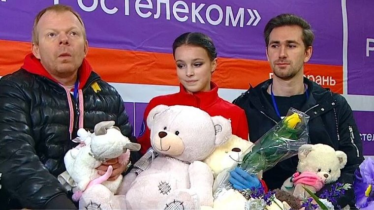 Щербакова выиграла короткую программу на первом этапе Кубка России - фото