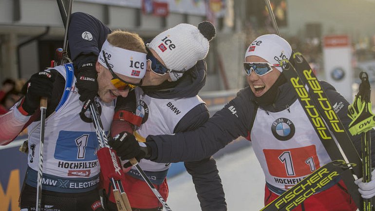 Норвежцы выиграли третью эстафету в сезоне, Россия снова осталась без медалей - фото
