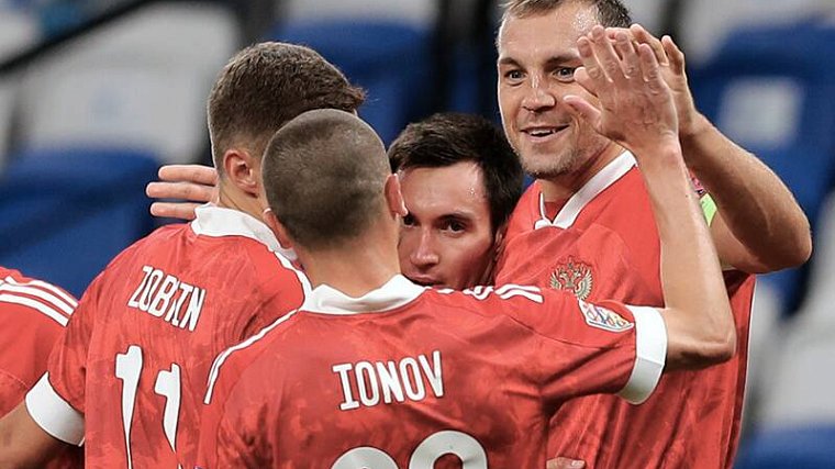 Шунин, Кузяев и Ионов вошли в стартовый состав россиян на матч с Турцией - фото