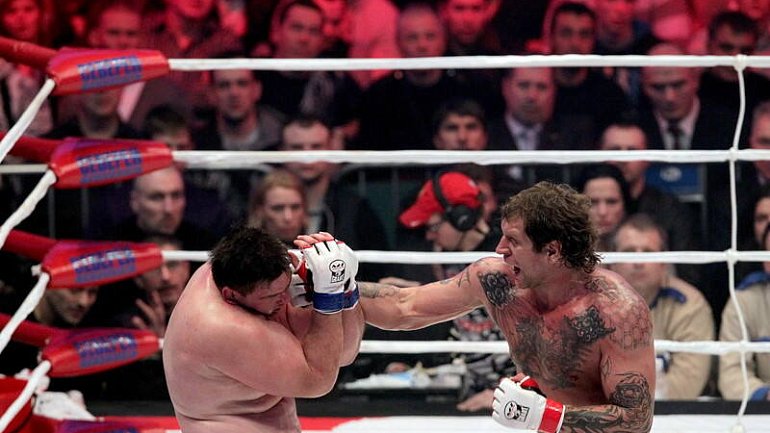 Емельяненко сразится с бойцом, который ткнул соперника в глаз - фото