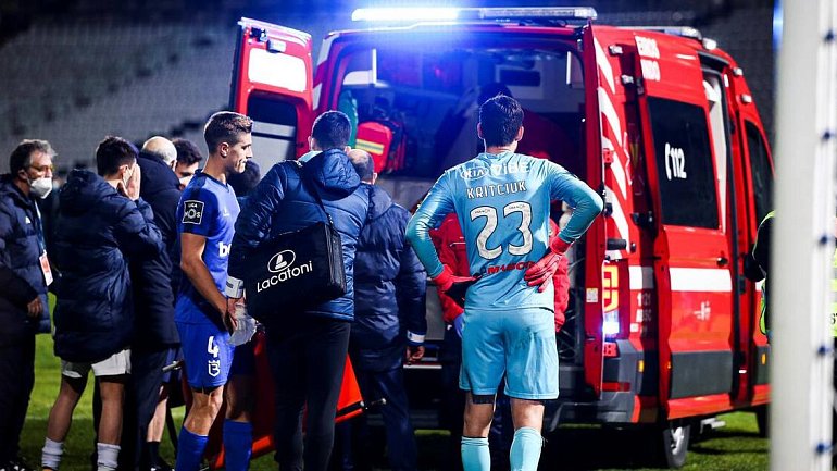 Фанаты «Порту» поддержали Крицюка, в столкновении с которым пострадал их игрок - фото