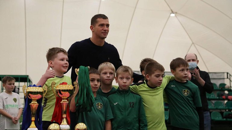 Михаил Кержаков помог провести детский футбольный турнир - фото