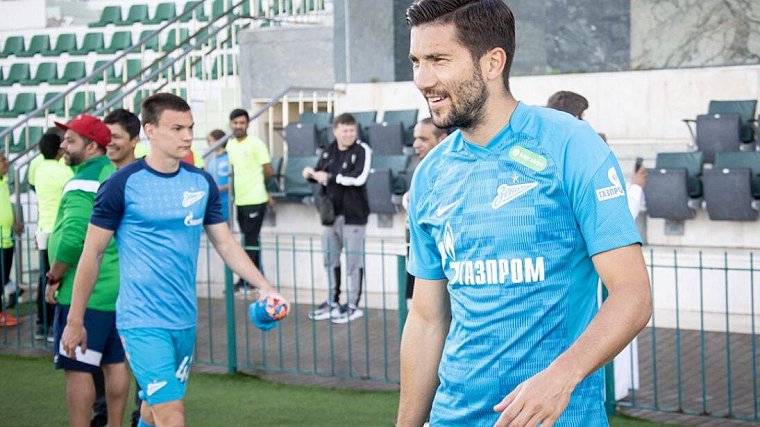 Агент Сутормина заявил, что футболист сосредоточен на борьбе за место в составе «Зенита» - фото