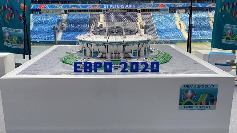 Аршавин и Хабенский презентовали макет стадиона, на котором пройдут матчи Евро-2020 - фото