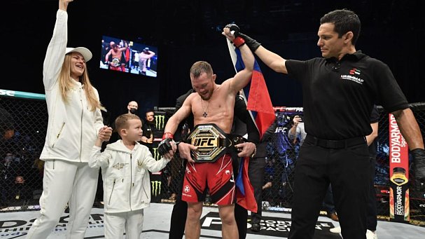 Боец MMA Александр Гребнев назвал Двалишвили фаворитом в бою против Петра Яна - фото