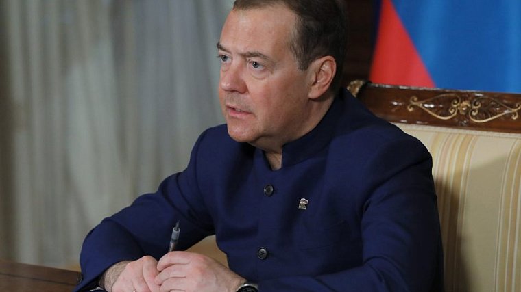 Дмитрий Медведев заявил, что работу Fan ID нужно корректировать - фото
