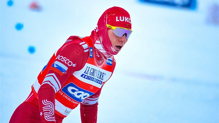 Большунов не знал, что в марафоне на чемпионате России можно было два раза поменять лыжи - фото