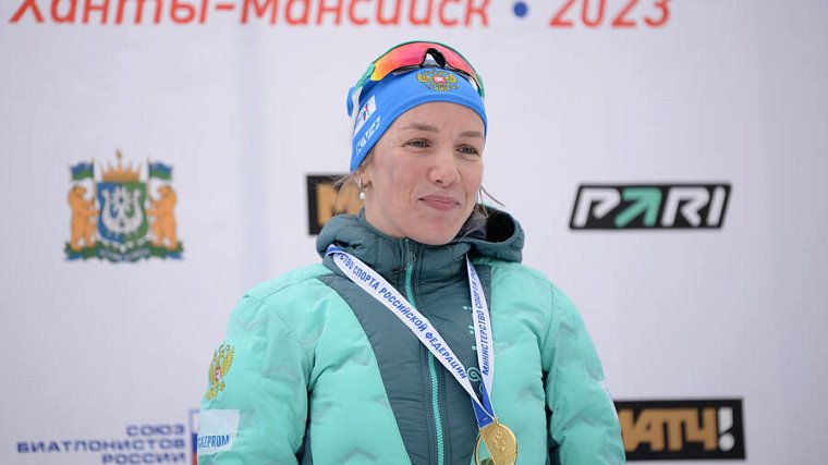 Экс-лыжница Шевченко завоевала золото в гонке преследования на ЧР по биатлону  - фото