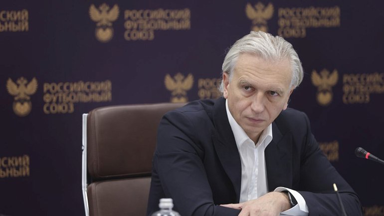 Дюков заявил, что не собирается подавать в отставку с поста президента РФС - фото