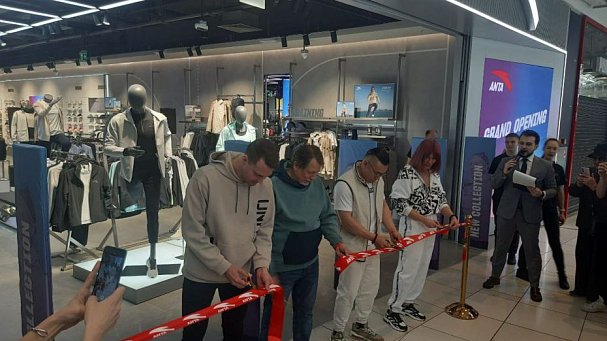 В Москве открылся крупнейший в Европе флагманский магазин ANTA - фото