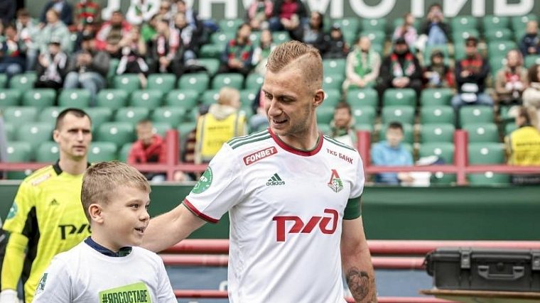 Тарасов считает, что Баринов сохранил шансы уехать в Европу после продления контракта с «Локомотива» - фото