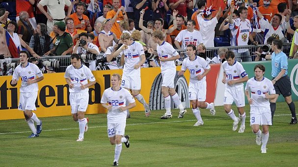 Семак доминирует в РПЛ, а Торбинский уехал в США. Где сейчас герои матча Россия – Нидерланды на Евро-2008? - фото