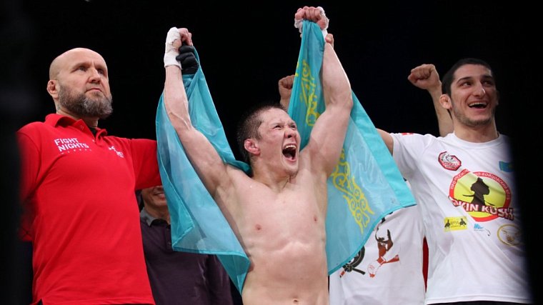 Бой MMA между россиянином и казахстанцем в Сочи закончился массовой дракой - фото