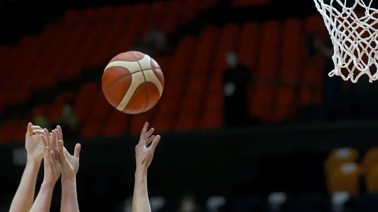 ФИБА отстранила женскую сборную России по баскетболу от чемпионата Европы-2023 - фото