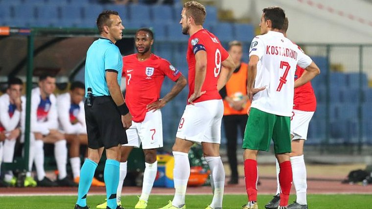 Болгарские скинхеды пытаются сорвать матч с Англией - фото