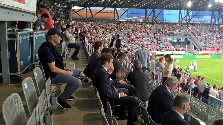 Моуринью присутствует на матче Австрия - Россия - фото
