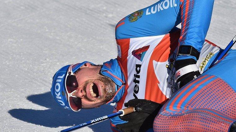 Вечно не везет! Лучший российский лыжник опять попал в историю - фото