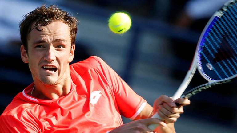 Федерер обыграл Медведева в 1/8 турнира в Майами. Матч получился очень коротким - фото