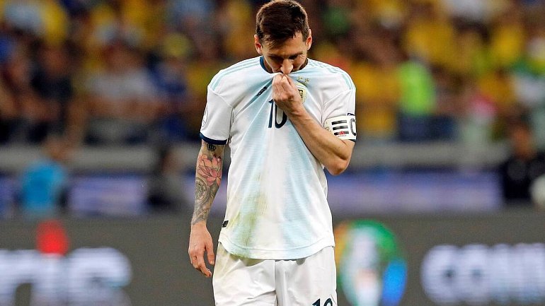 Месси недоволен судьями, работавшими на матче Бразилия – Аргентина - фото