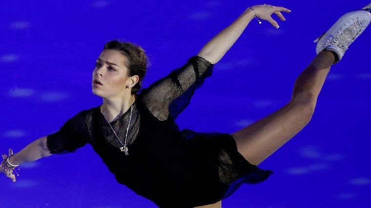 Аделина Сотникова открыла показательные выступления Гран-при России - фото