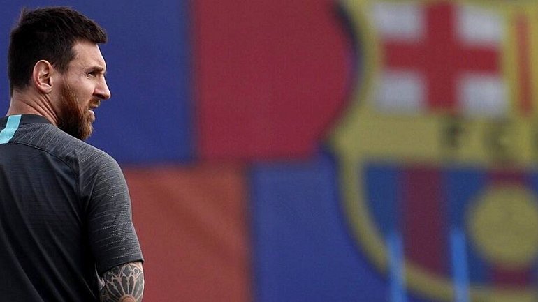 Спортивный директор «Барселоны» заявил, что клуб борется за Месси - фото