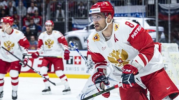 Четыре российских хоккеиста попали в топ-10 крайних нападающих НХЛ - фото